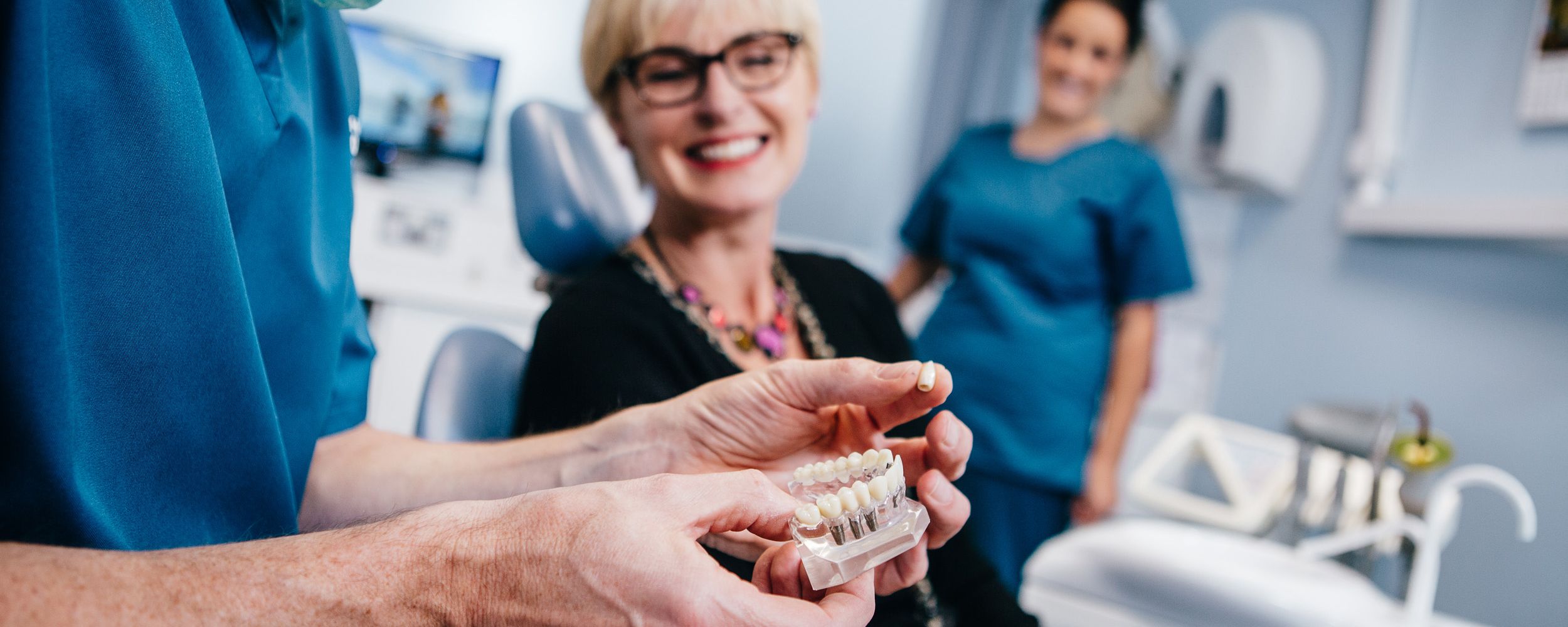 Multiple teeth dental implants
