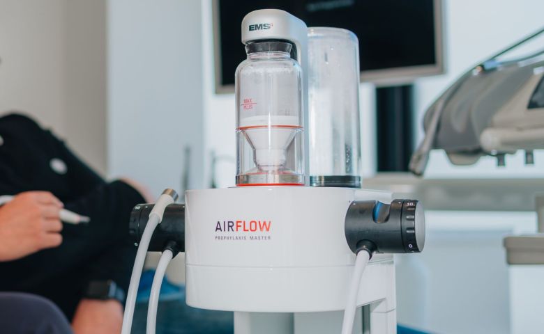 Airflow stain removal